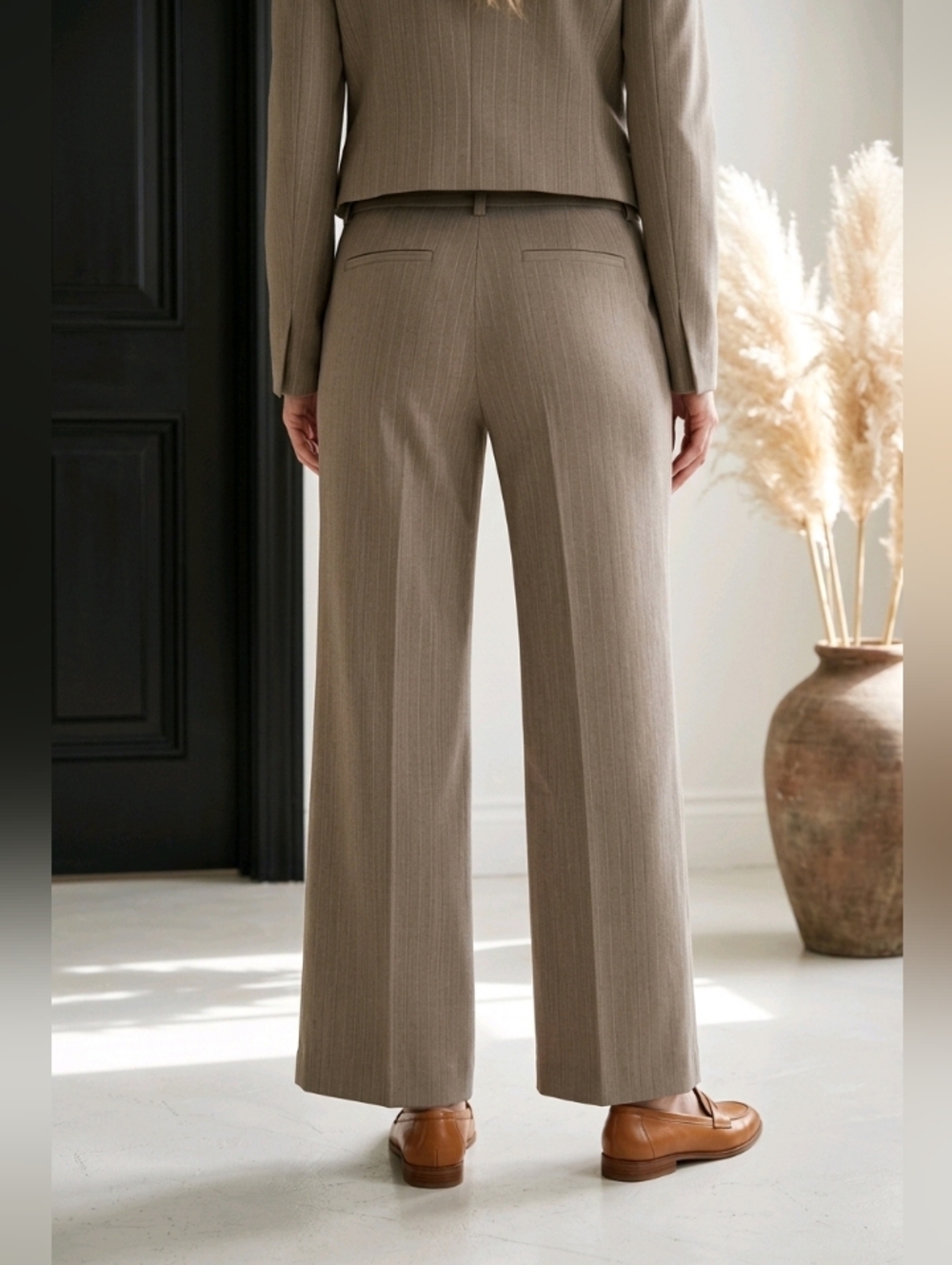 𝑰.𝑵.𝑪 𝑨𝒖𝒅𝒓𝒆𝒚 𝑽𝒕𝒈.𝑷𝒍𝒂𝒊𝒅 𝑾𝒊𝒅𝒆 𝑳𝒆𝒈 𝑻𝒓𝒐𝒖𝒔𝒆𝒓𝒔 - Picture 3 of 8